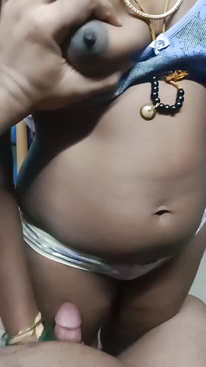 I Seduced Bank Guy in Bra-panties for Emi - Tamil Handjob & Nipple Play! Indianhotwifex