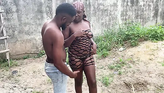 Он трахнул меня так жестко, чтобы я сквиртовал на его лицо