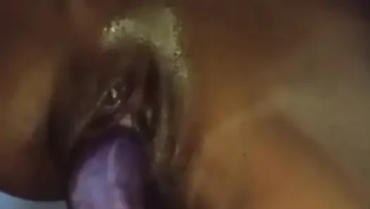 Sri Lankalı evli kadın amcık fışkırtıyor ve osuruyor