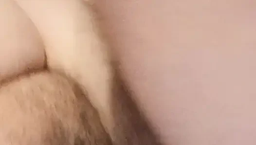 Yalıyor ve sikişiyor