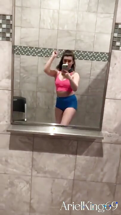 A little naughty at the gym my pussy was so wet
