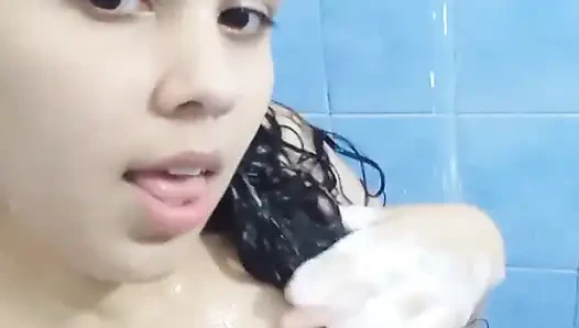 Baden und meine nippel 🔥 waschen