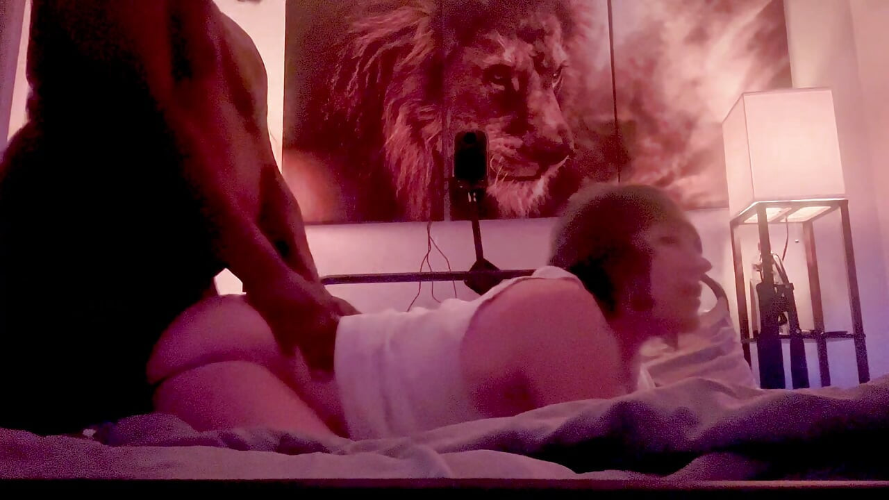 Ts Diana Deelight riding and getting plowed by dark sided angel man