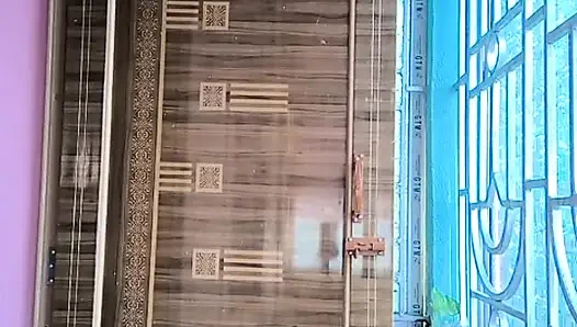 Моя неудовлетворенная жена была одна дома, чтобы показать ее киску с твоим офисным боссом