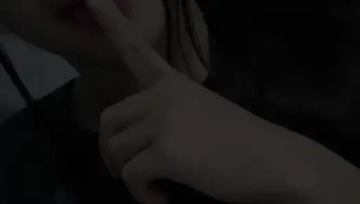 Üvey anne gece geç saatlerde yarağı tutuyor