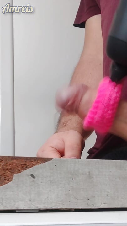 Massage vibration make me cum crazy on kitchen!