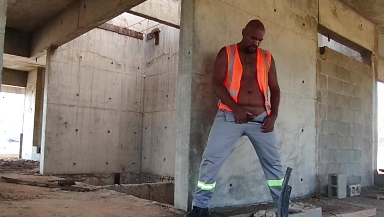 工作结束后, 我去了建筑工地射精