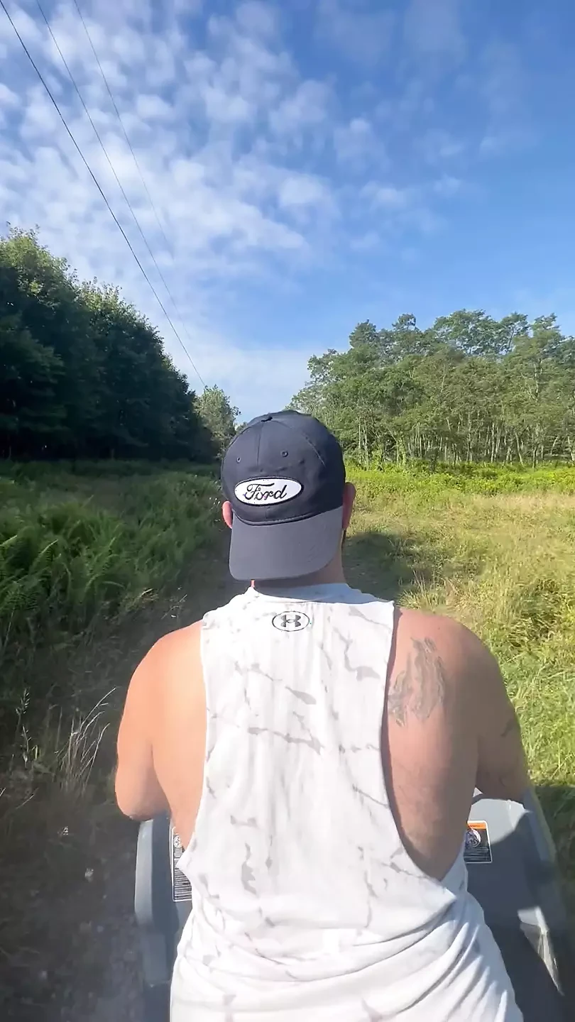 Papá conoce todos los adentros y los por fueras. Cuatro ruedas y follando
