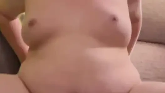 Tombul kadın adam 12 videoda yarağın ne kadar aç olduğunu gösteriyor
