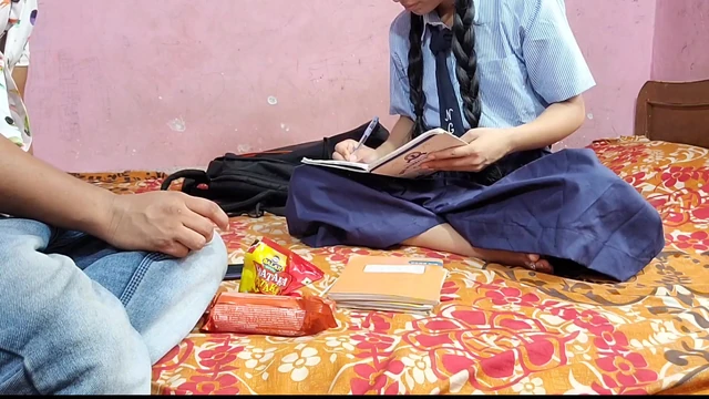 College girl ne apane tusion teacher ke sath kiya sex