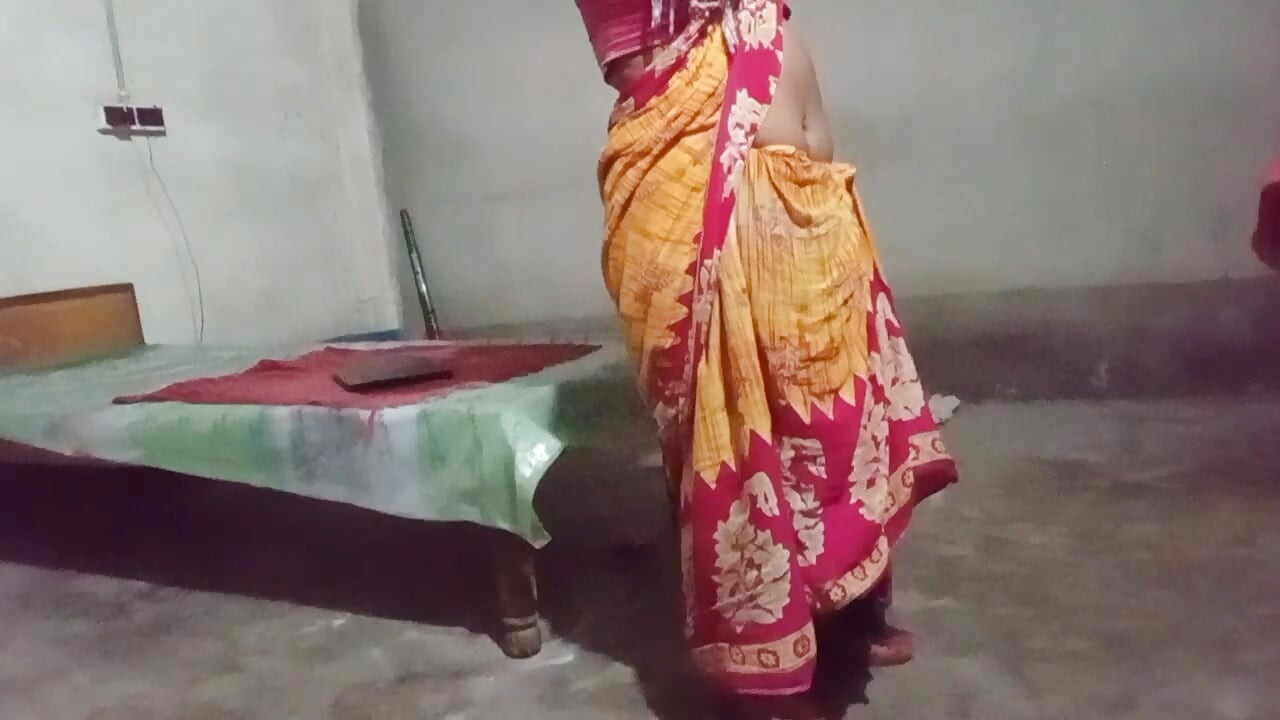 Suhagan ki bhooki chudai raat do baje saf şehvet