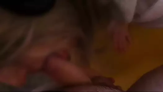 Горячую грудастую падчерицу Даду Девилль застукали за просмотром порно, она обожает мой член и анальный секс. Интенсивный оргазм со сквиртом