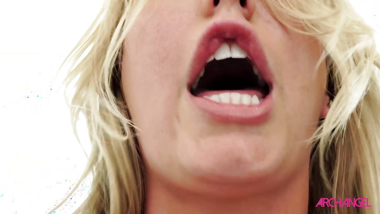 Archangel - Brett Rossi culona milf bbc en trío