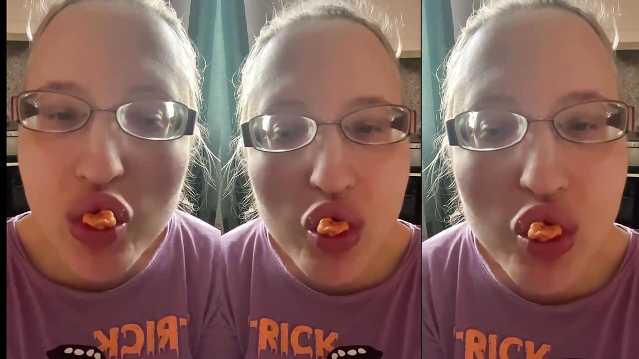 Asmr Chew hangeffektus lassított felvétellel