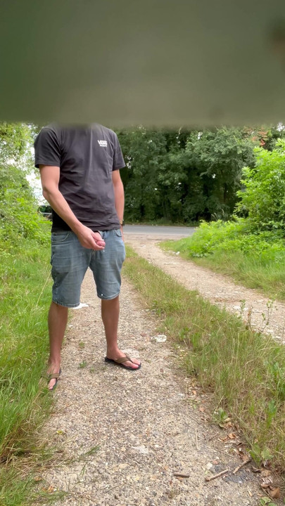 Thrilling moment from "BeENJoY - Handjob in car and huge cumshot on the side of the road in front of the cars that put!"