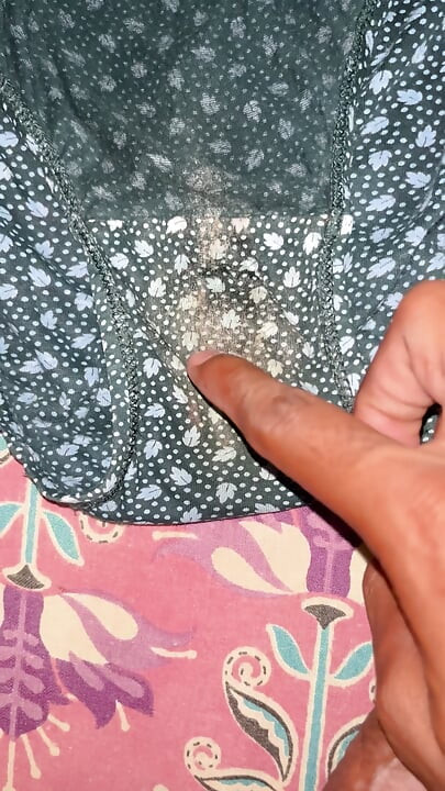 My stepdaughter is very dirty and smelly panties