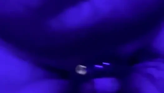 Zoey Portland bekommt großen schwanz hinten im club