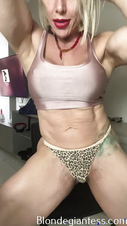 Her açıdan parçalanacak şekilde yapılmış parçalanmış vücut