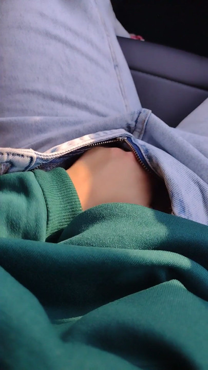 Touching my wet pussy in Uber with the driver next to me | Clip 1