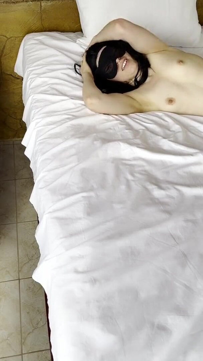Detik ikonik dari "Hotwife Mengambil creampie mendalam tanpa kontrasepsi di sebelah suami - dia menjadi nakal dan melancap"