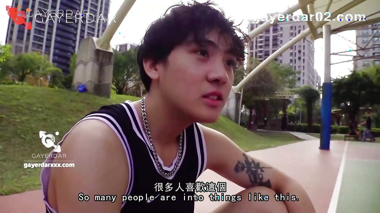 Edging Gen-z Basketballer in Dirty White Socks