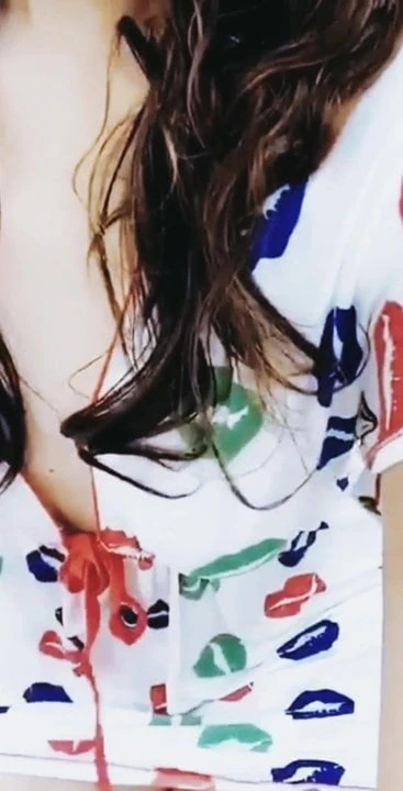 Young Arabic girl hot dance