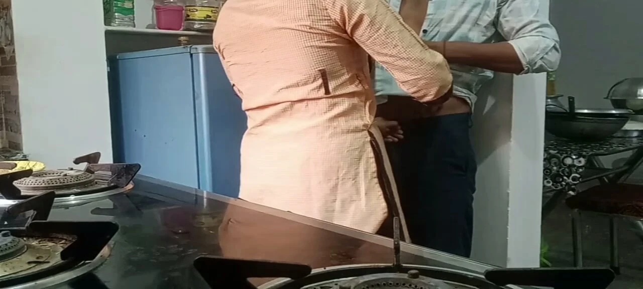 Tution me ake student girl ne tution teacher ke sath chupke se ghapaghap kiya