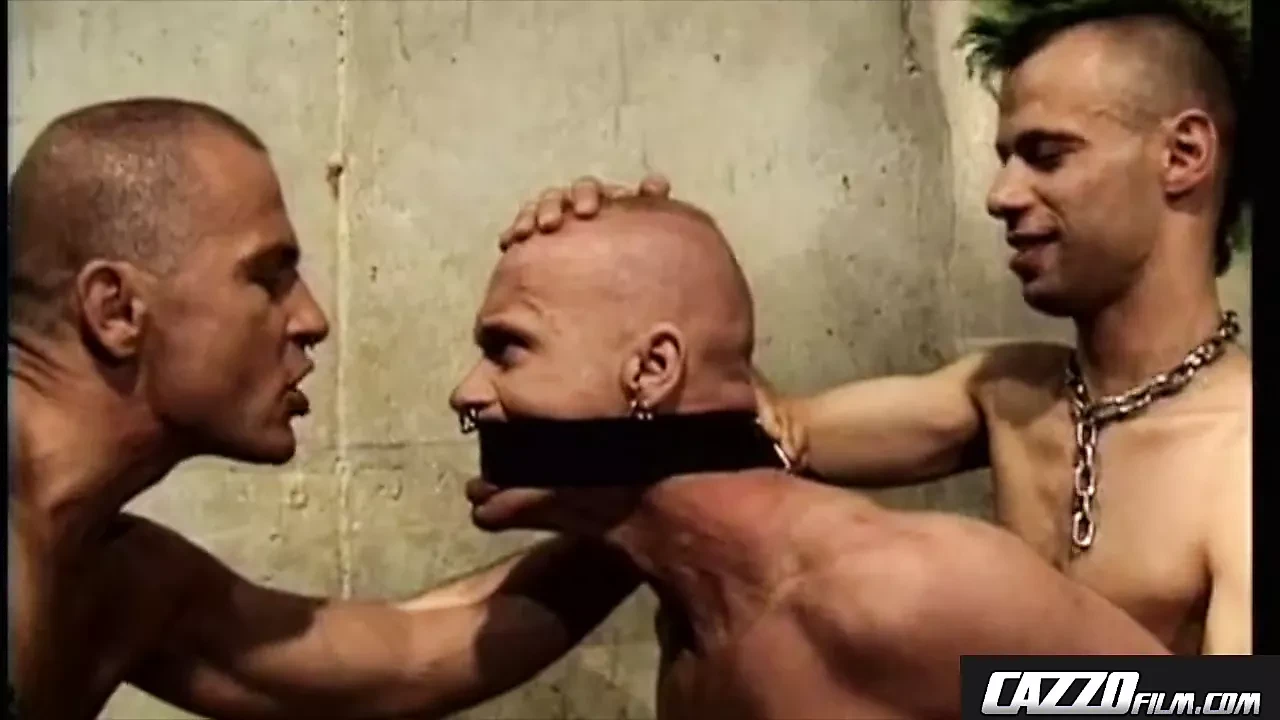 Cazzofilm.com – Skin Head Pigs