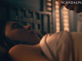 Sydney sweeney seksontmaagding scène uit &#39;the handmaid&#39;s ta