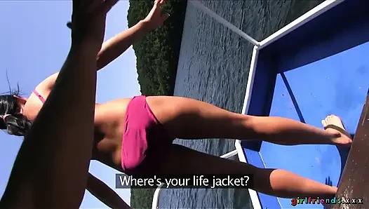 Girlfriends XXX - lesbischer gruppensex in der Öffentlichkeit
