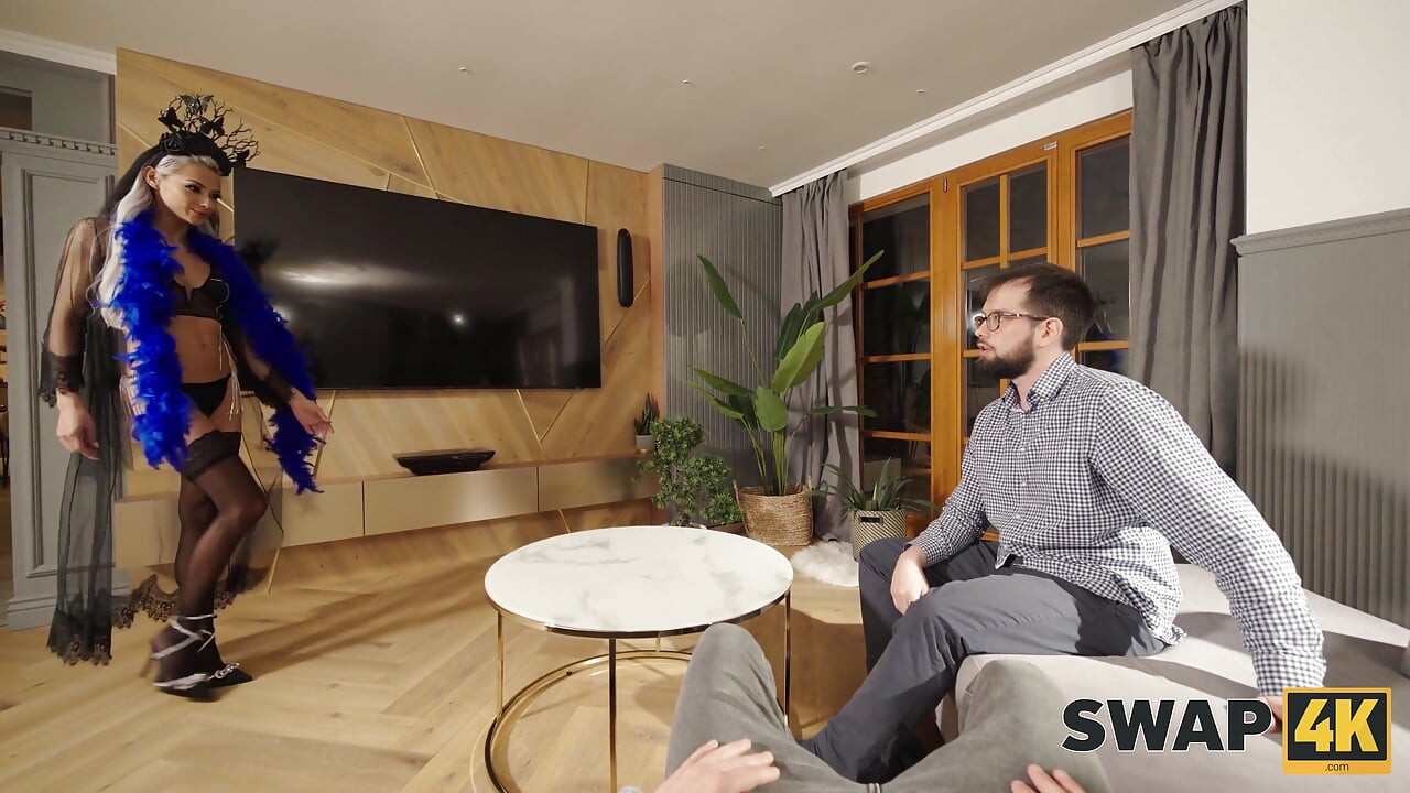 Consiguió esposas intercambiadas y hardcore pero perdió sus bolas