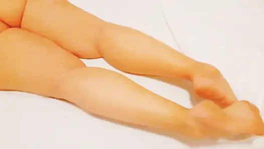 Selena's Naked Posing and Body Worship