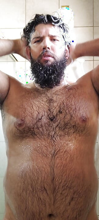 King gainer in shower