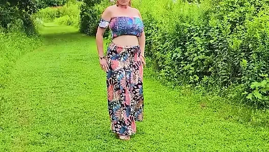 BIG MATURE MOMMY TITTY outdoor clips from my ONLYFAN Page released