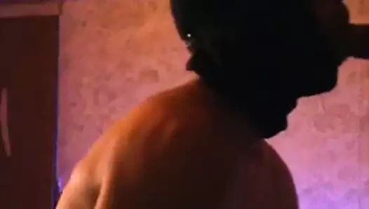 çiş köle