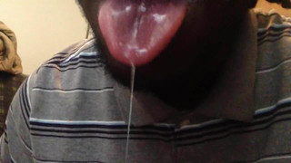 Mi lengua babeando por ese día 3 palomita morada