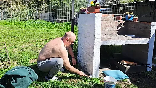 Homemade: amateur girlfriend teasing boyfriend while he works outside