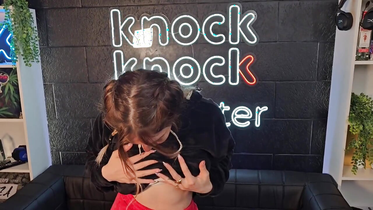 A Friend Came to Visit and We Ended up Making the Most Intense and Real Threesome of Our Lives
