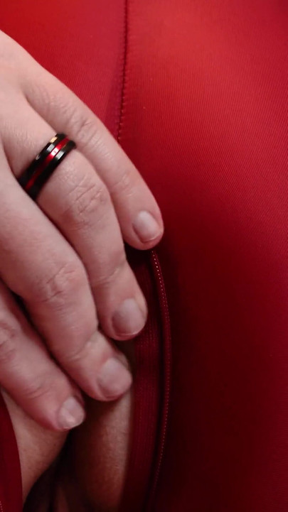 MILF stepmother seduce you in spandex