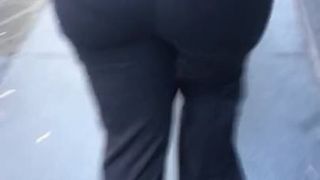 Grande botín milf en gris oscuro pantalones de vestir 2