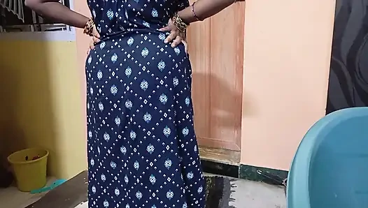 Tante india dengan besar lagi asik jalan kaki