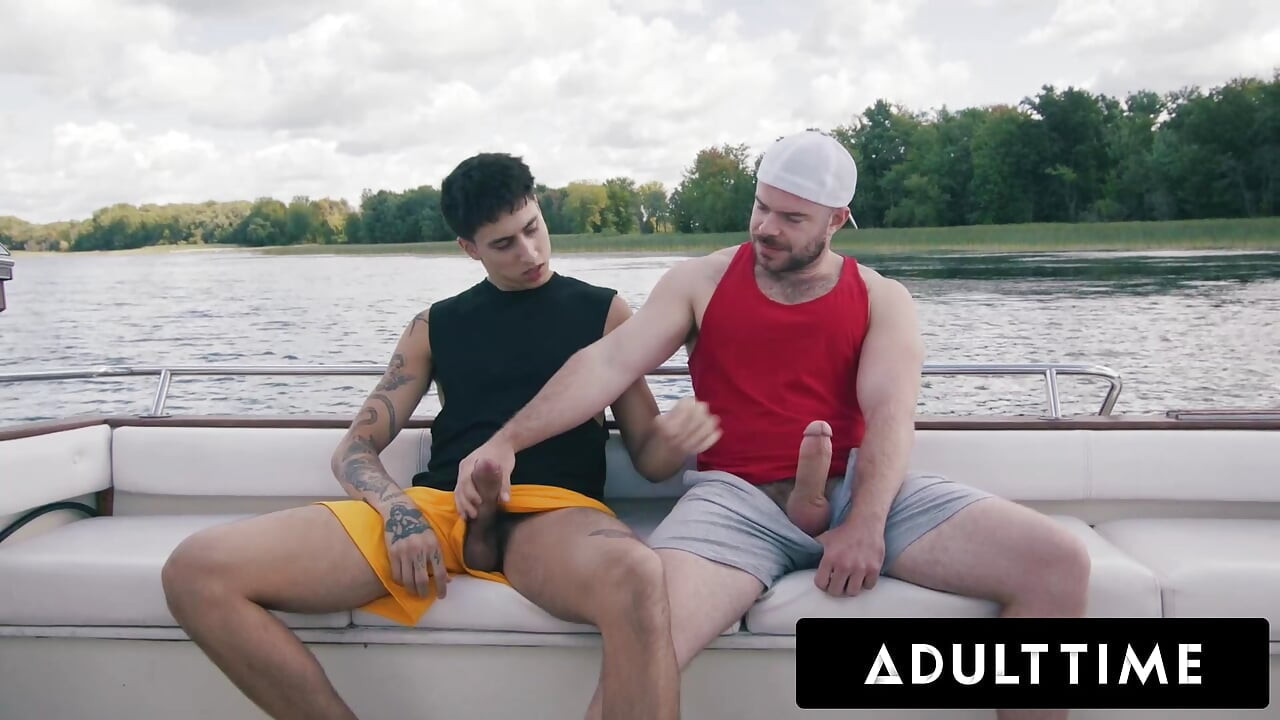 ADULT TIME - amigos hetero Marcus Mc Bicampeões e Angel Elias transformam decepcionante dia de barco em foda dura