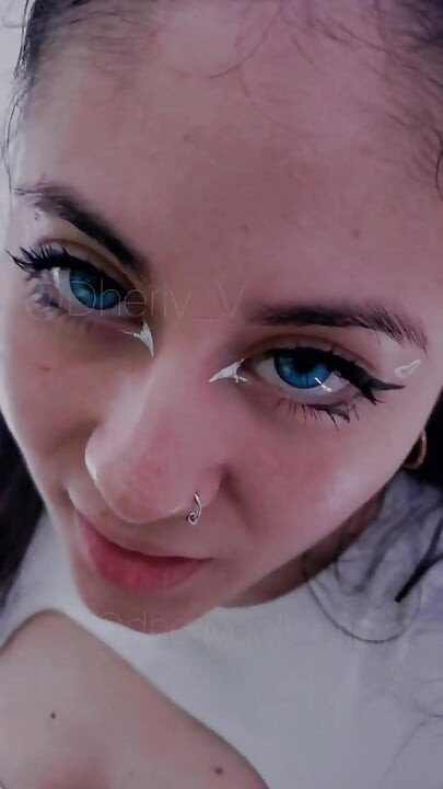 내 딜도를 빠는 것은 너의 자지라고 상상하다