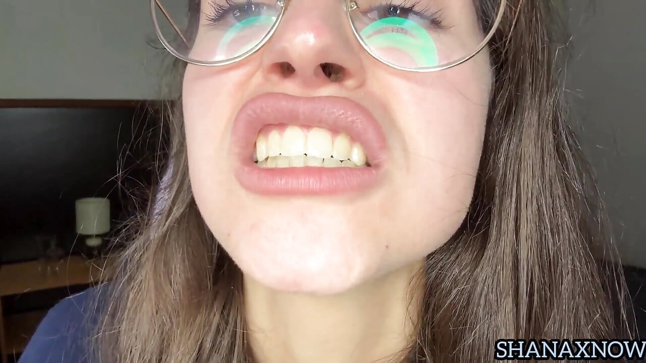فتيش يتحدث قبل أن يلتهمك فتيش الفم Uvula