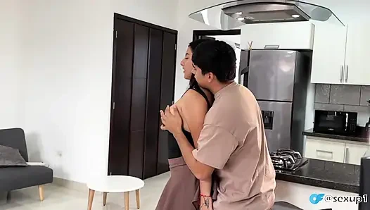 Латину Повара трахает ее босс Rockstar