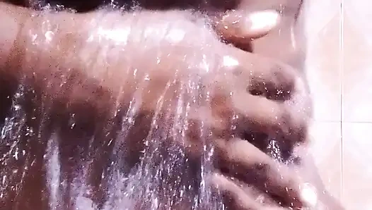Pentil dan lubang pantatku dicuci