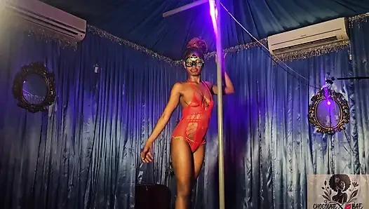 Seksi götüme twerk yapıyorum daha sonra setim için pratik yapıyorum, seksi en iyi arkadaşımı dışarı çıkarıyor