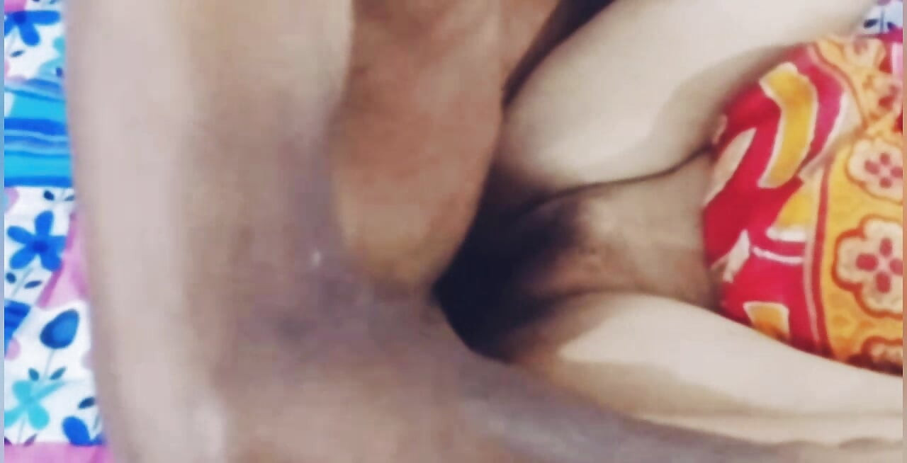Un día de fevor desenfrenado con la india XXX más caliente, pollas carnosas y garganta profunda!