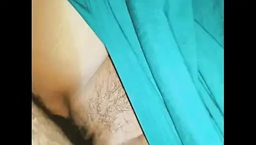 Hintli kız büyük siyah yarakla sikiliyor