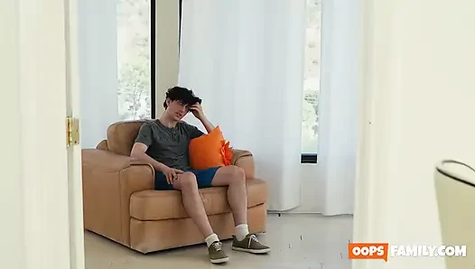 Eine stiefmutter und das tabu-geheimnis ihres sohnes ist ein porno-würdiges verlangen, wird wahr!